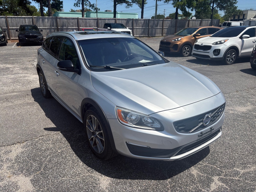 Photo 3 of this VOLVO V60 CROSS COUNT