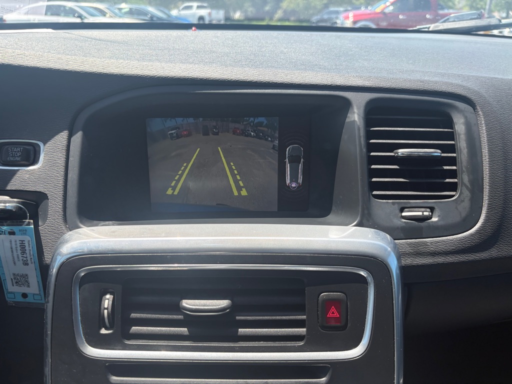 Photo 13 of this VOLVO V60 CROSS COUNT