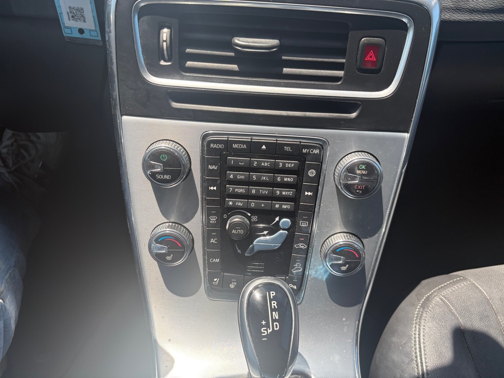 Photo 14 of this VOLVO V60 CROSS COUNT