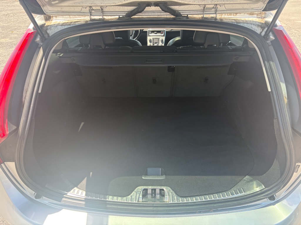Photo 20 of this VOLVO V60 CROSS COUNT