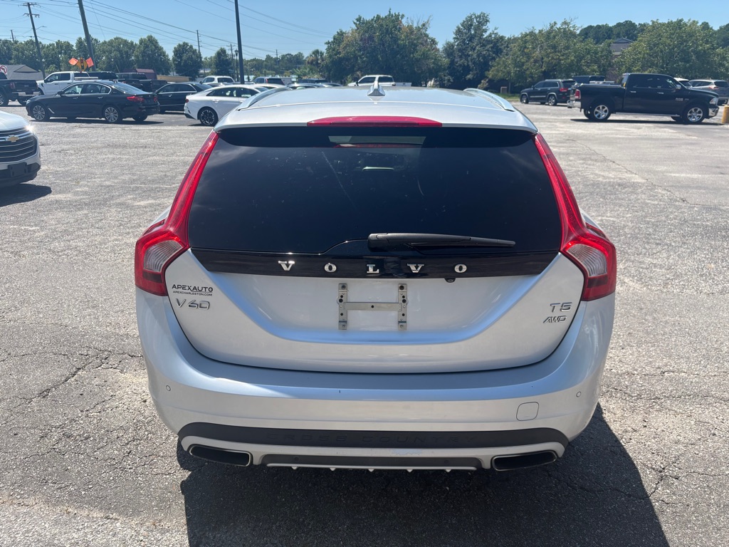 Photo 6 of this VOLVO V60 CROSS COUNT