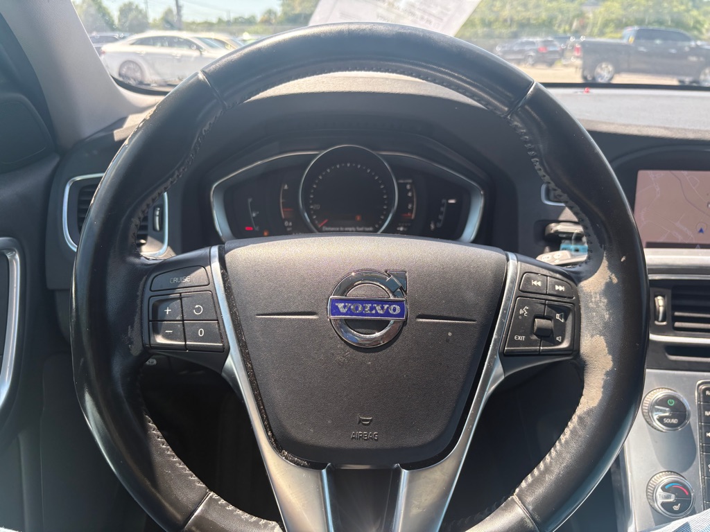 Photo 12 of this VOLVO V60 CROSS COUNT