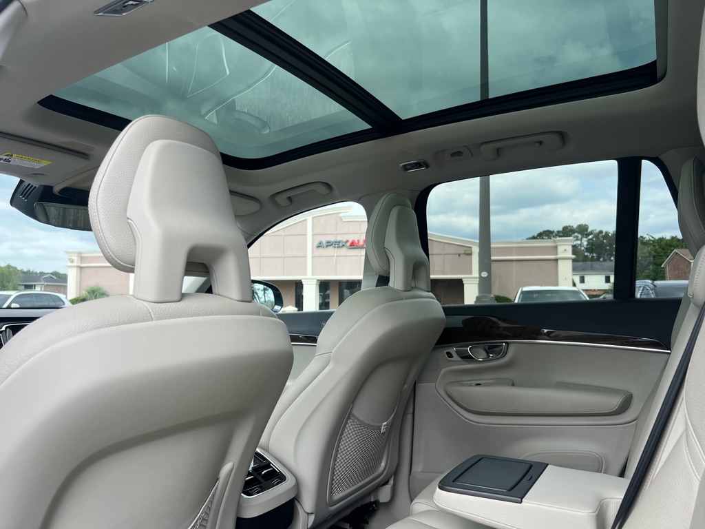 Photo 20 of this VOLVO XC90