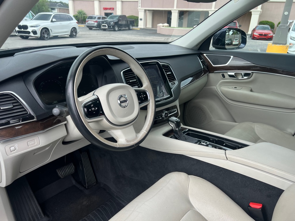 Photo 11 of this VOLVO XC90