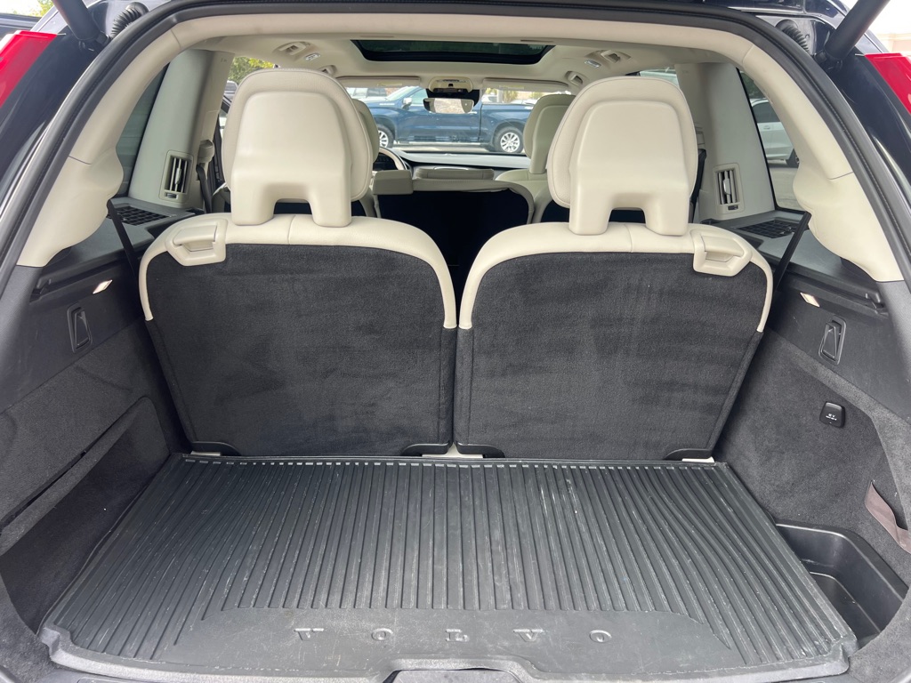 Photo 24 of this VOLVO XC90