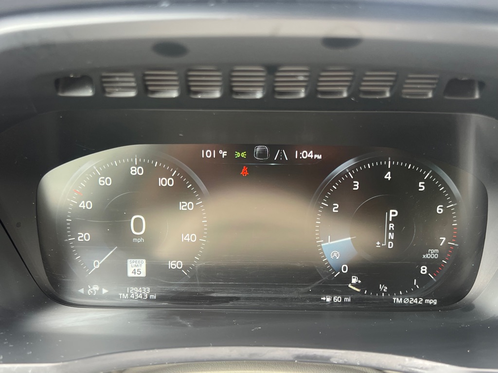 Photo 13 of this VOLVO XC90