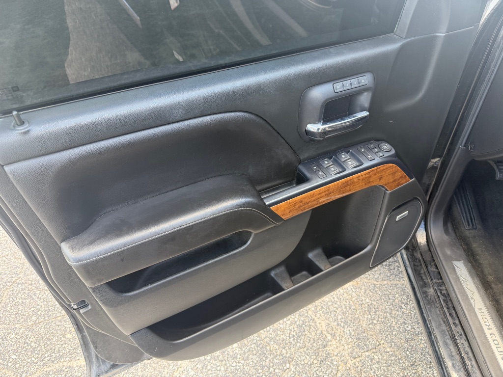 Photo 9 of this CHEVROLET SILVERADO 1500