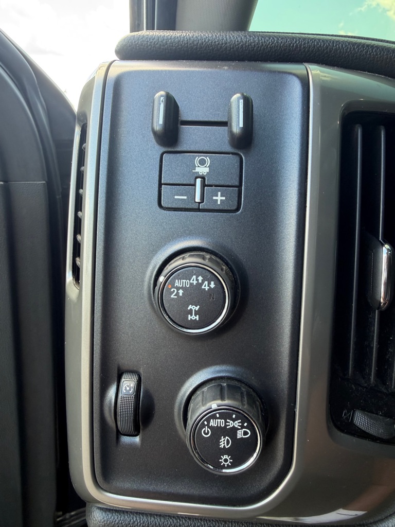 Photo 18 of this CHEVROLET SILVERADO 1500