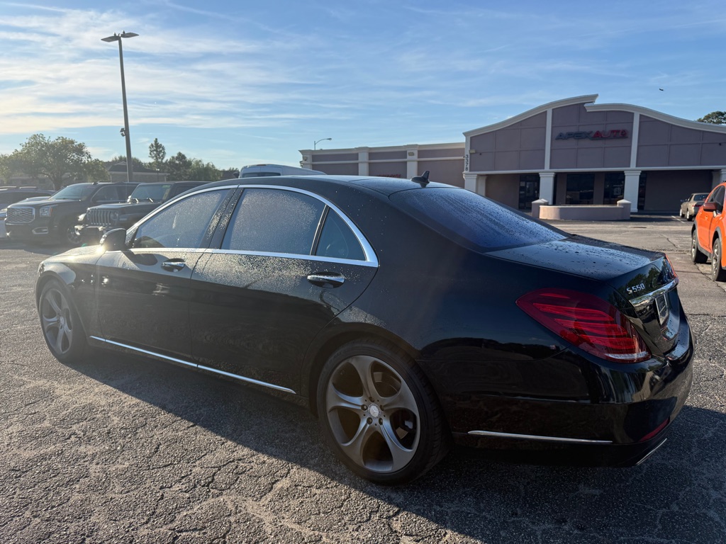 Photo 3 of this MERCEDES-BENZ S-CLASS