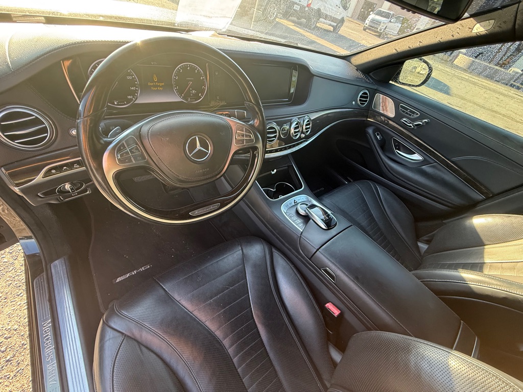 Photo 10 of this MERCEDES-BENZ S-CLASS