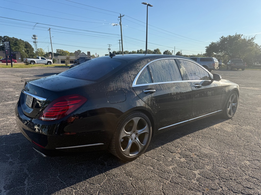 Photo 5 of this MERCEDES-BENZ S-CLASS