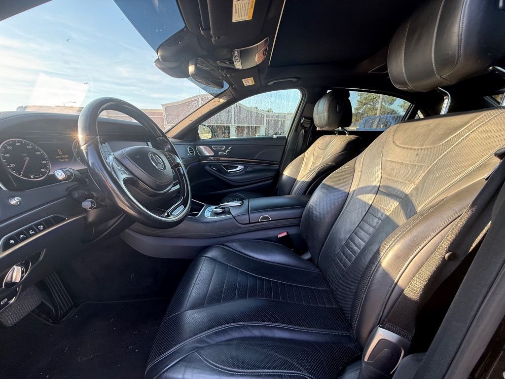 Photo 11 of this MERCEDES-BENZ S-CLASS