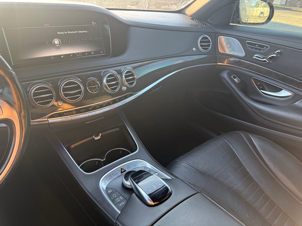 Photo 15 of this MERCEDES-BENZ S-CLASS