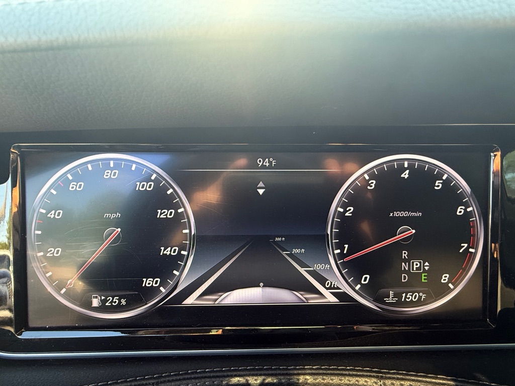 Photo 13 of this MERCEDES-BENZ S-CLASS
