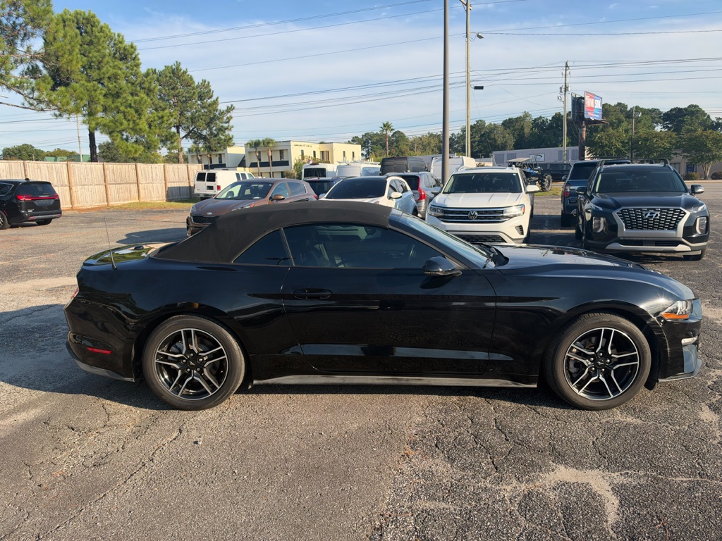 Photo 4 of this FORD MUSTANG
