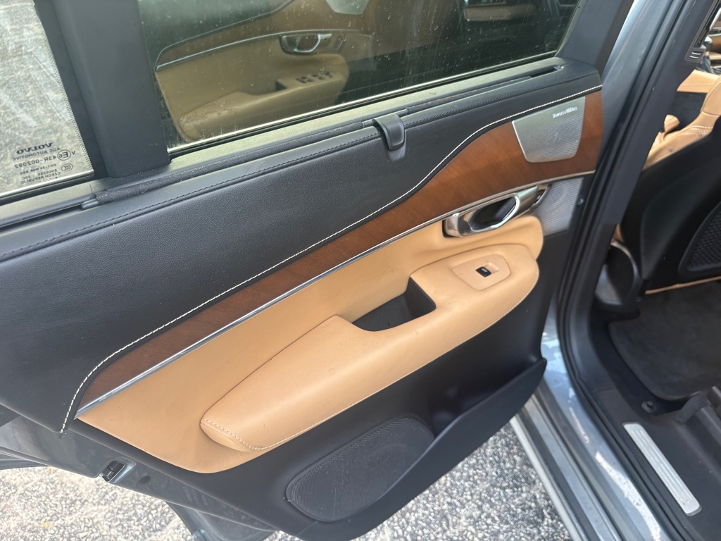 Photo 18 of this VOLVO XC90