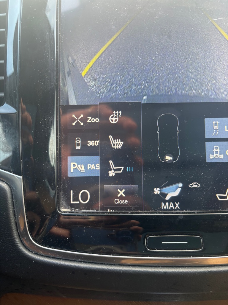 Photo 16 of this VOLVO XC90