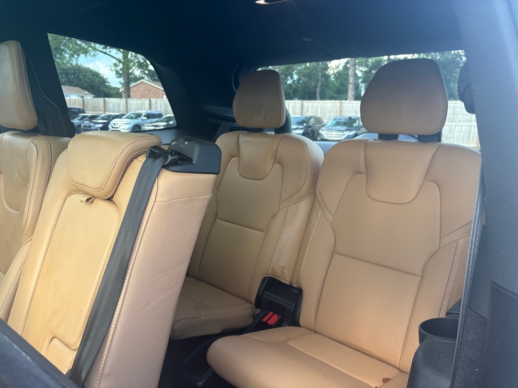 Photo 22 of this VOLVO XC90
