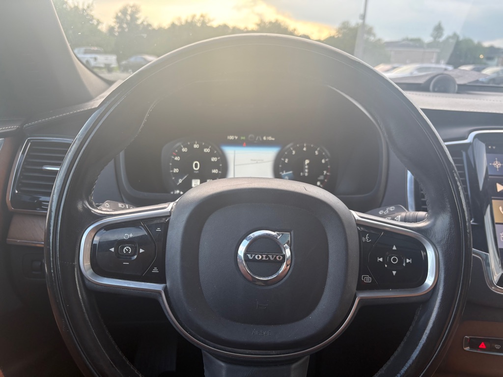 Photo 12 of this VOLVO XC90