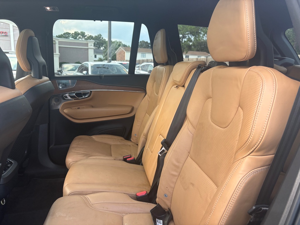 Photo 20 of this VOLVO XC90