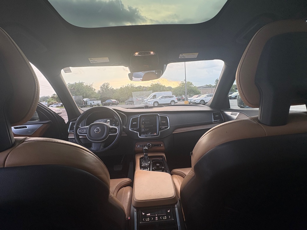 Photo 21 of this VOLVO XC90