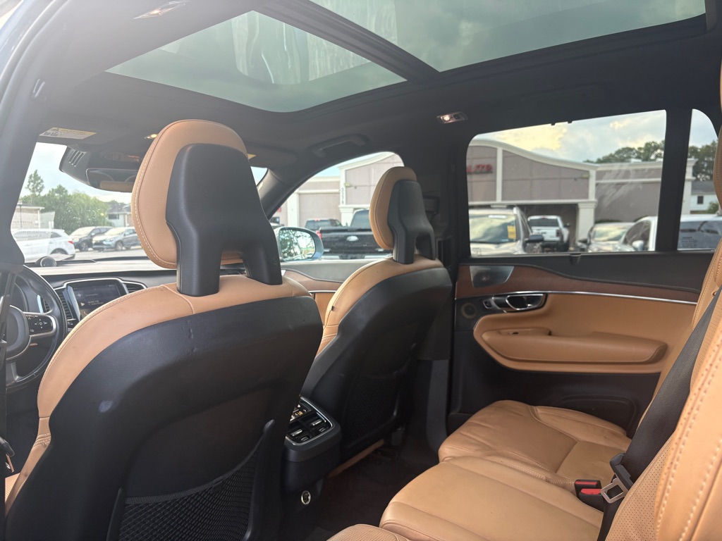 Photo 19 of this VOLVO XC90