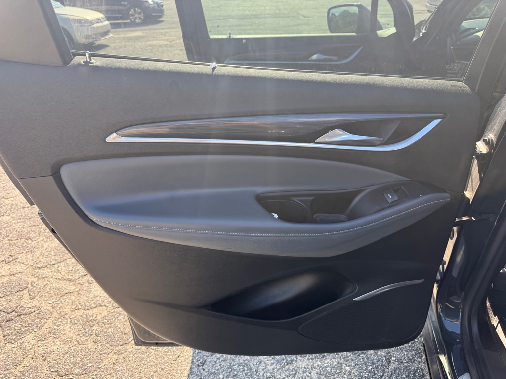 Photo 16 of this BUICK ENCLAVE