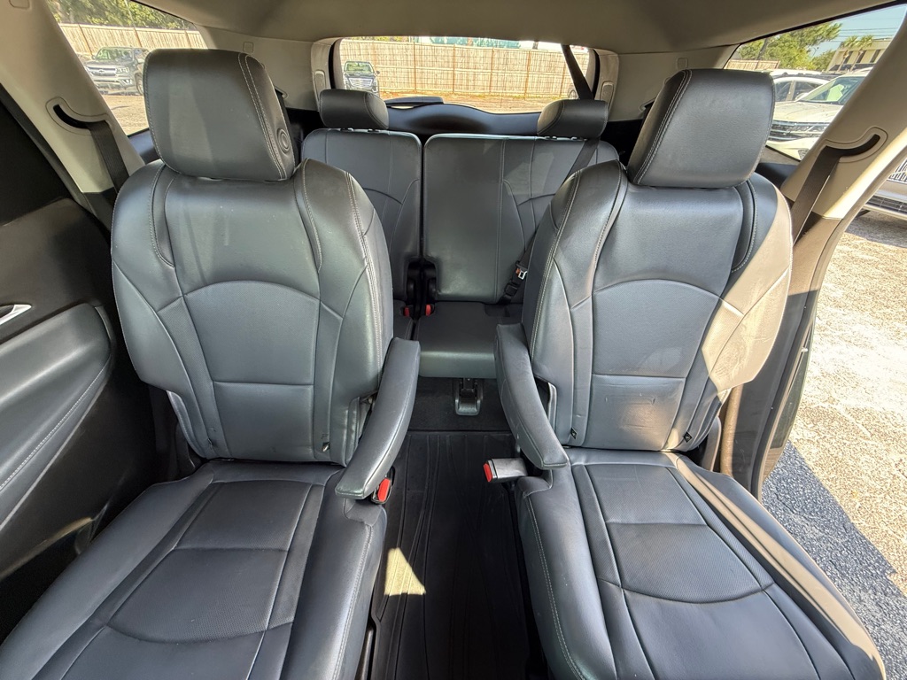 Photo 19 of this BUICK ENCLAVE