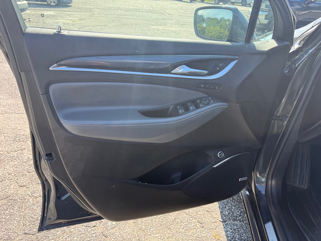 Photo 9 of this BUICK ENCLAVE