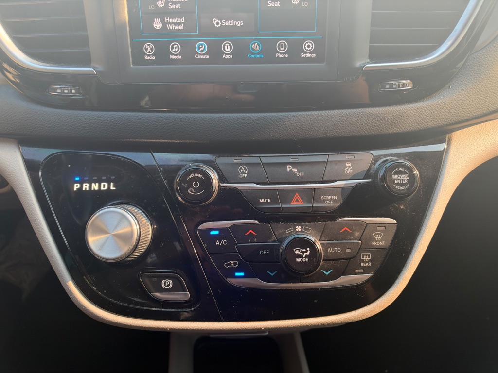 Photo 15 of this CHRYSLER PACIFICA