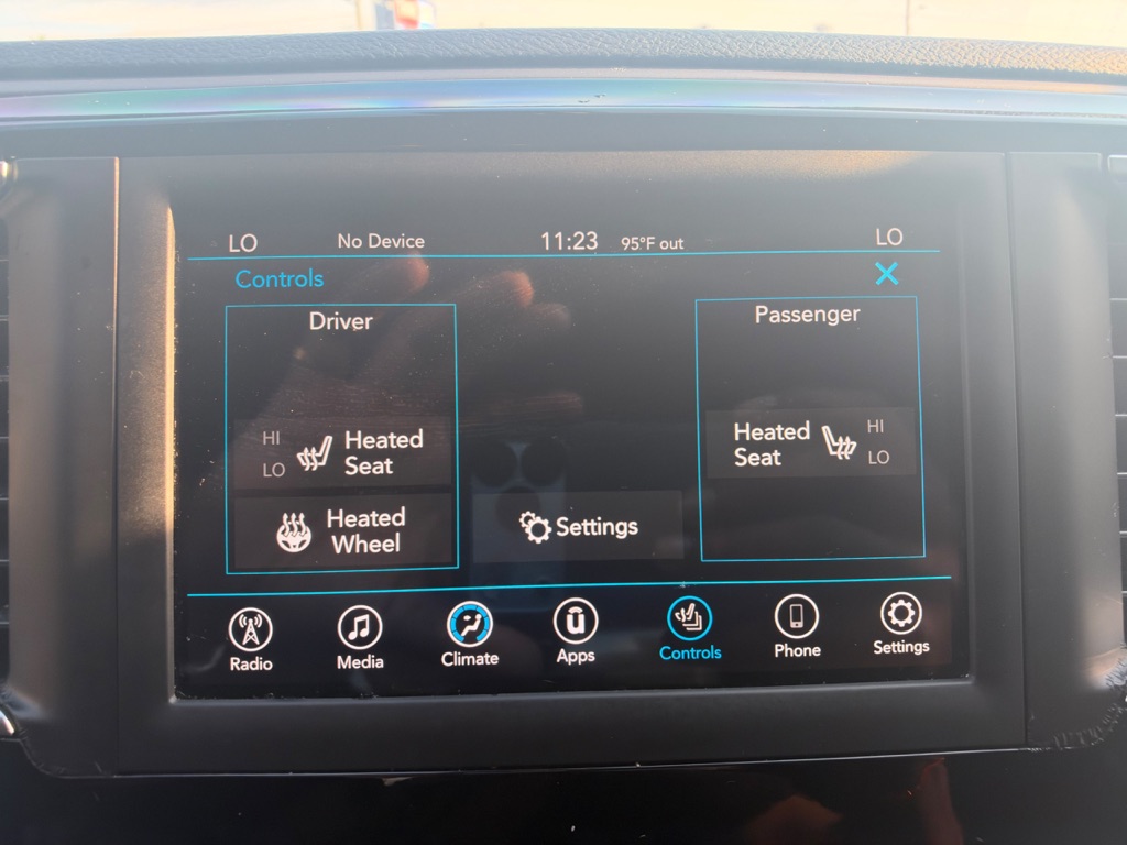 Photo 14 of this CHRYSLER PACIFICA