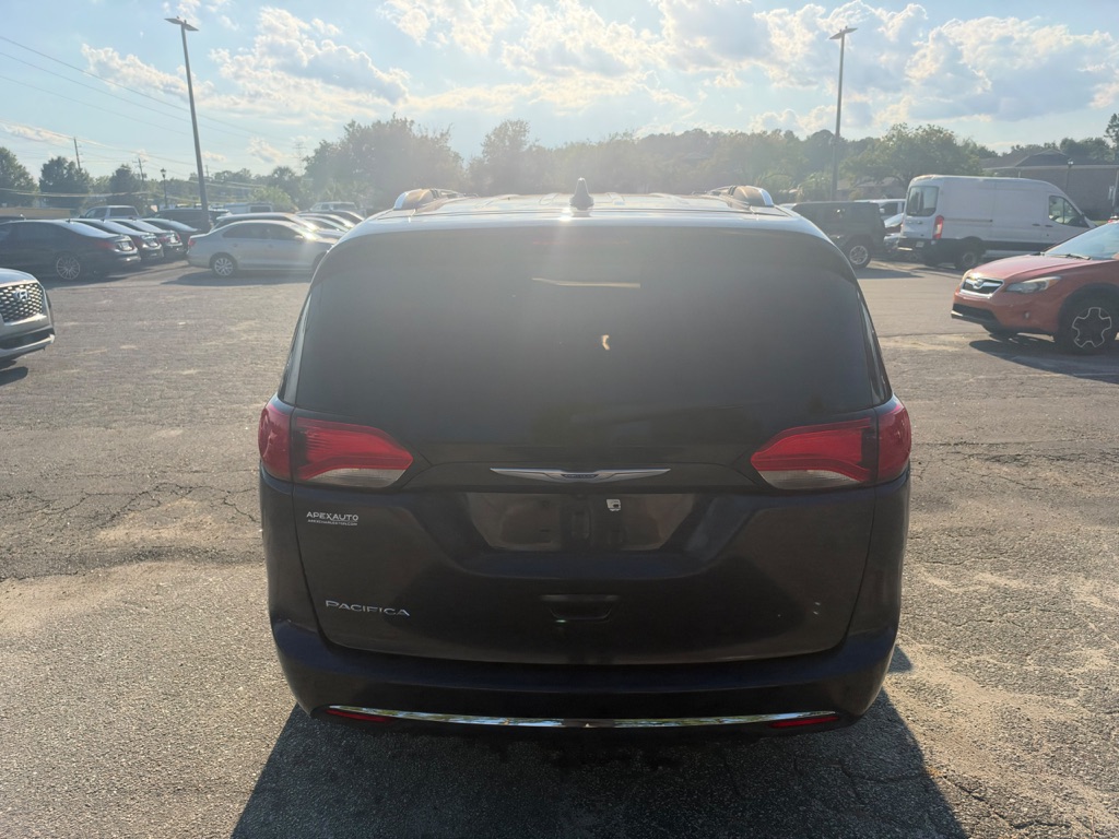 Photo 6 of this CHRYSLER PACIFICA