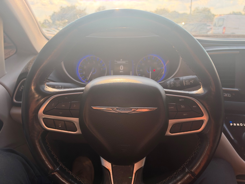 Photo 11 of this CHRYSLER PACIFICA