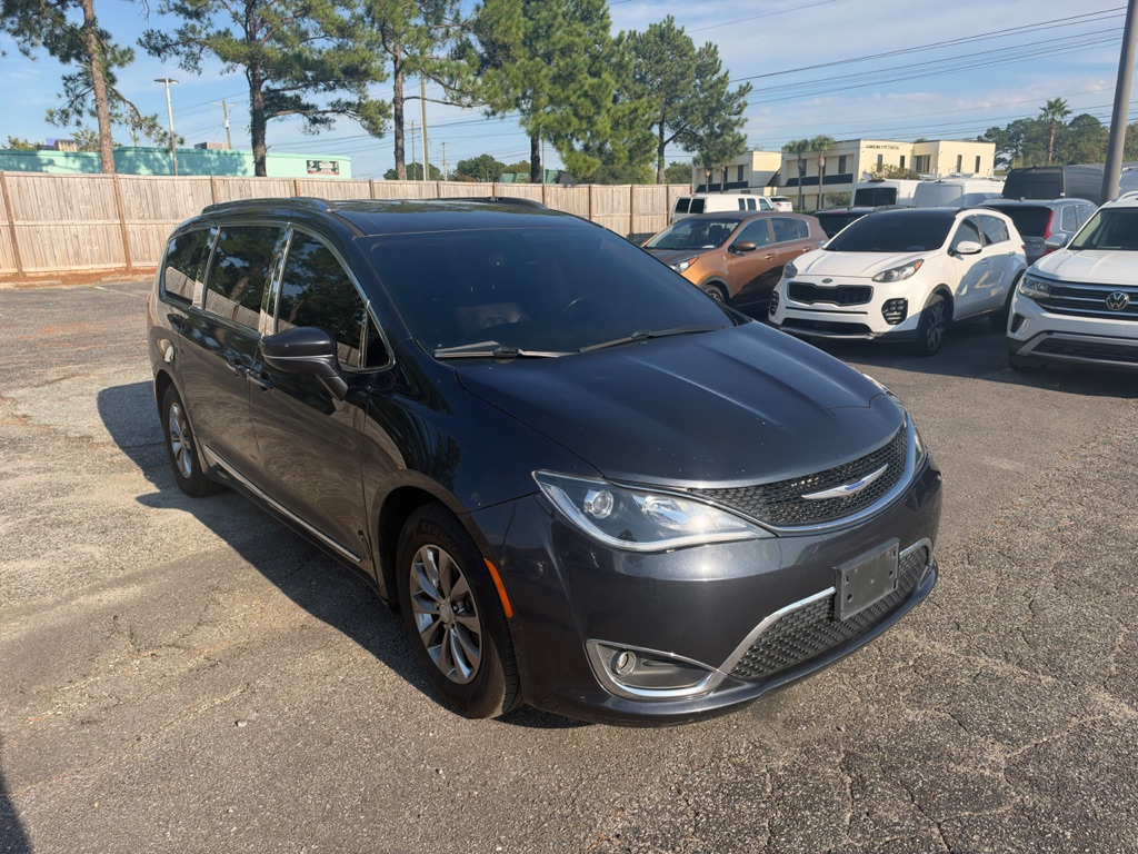 Photo 3 of this CHRYSLER PACIFICA