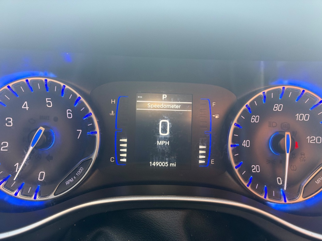 Photo 12 of this CHRYSLER PACIFICA