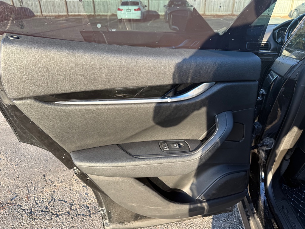 Photo 15 of this MASERATI LEVANTE
