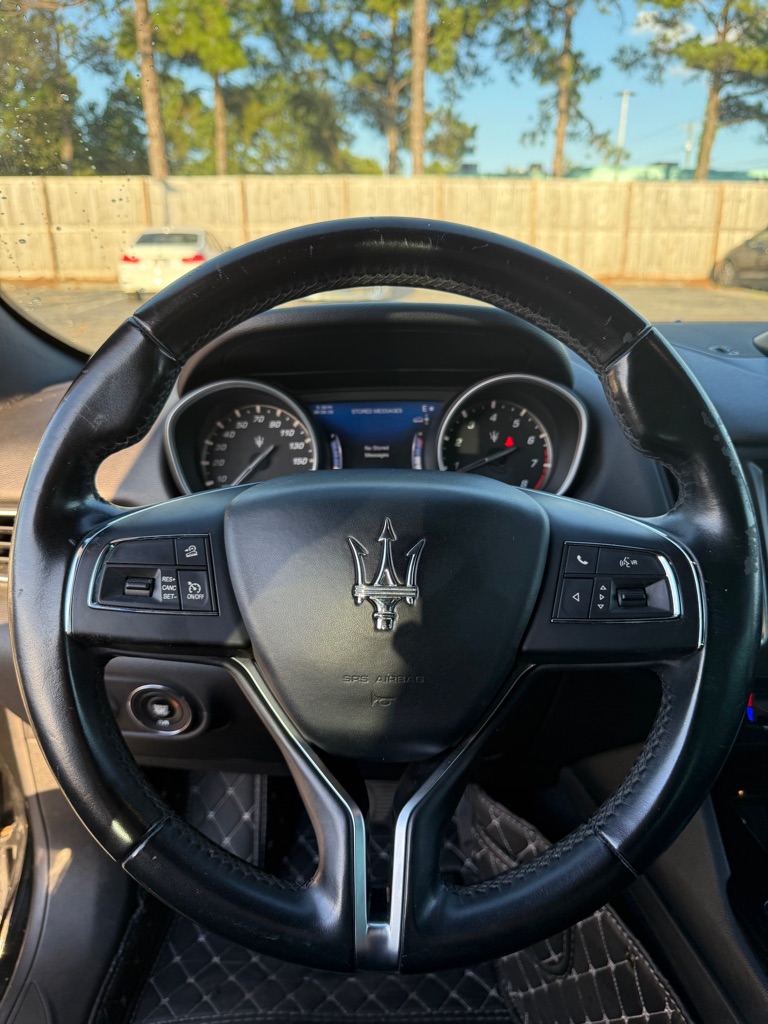 Photo 12 of this MASERATI LEVANTE