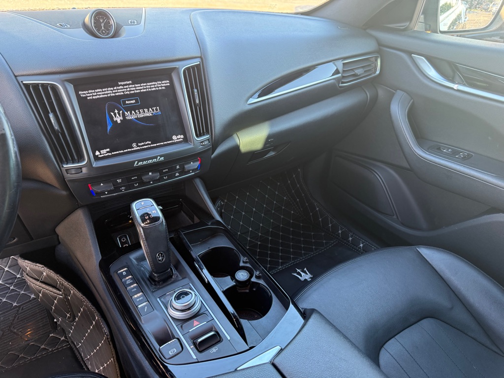 Photo 14 of this MASERATI LEVANTE