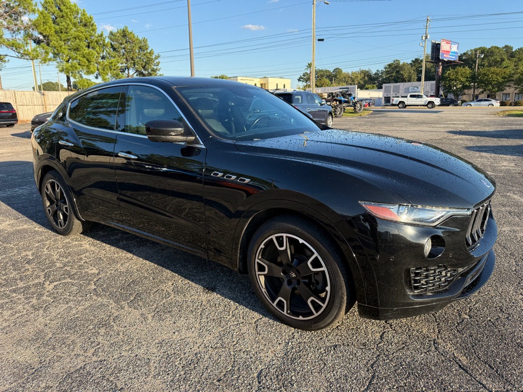Photo 7 of this MASERATI LEVANTE