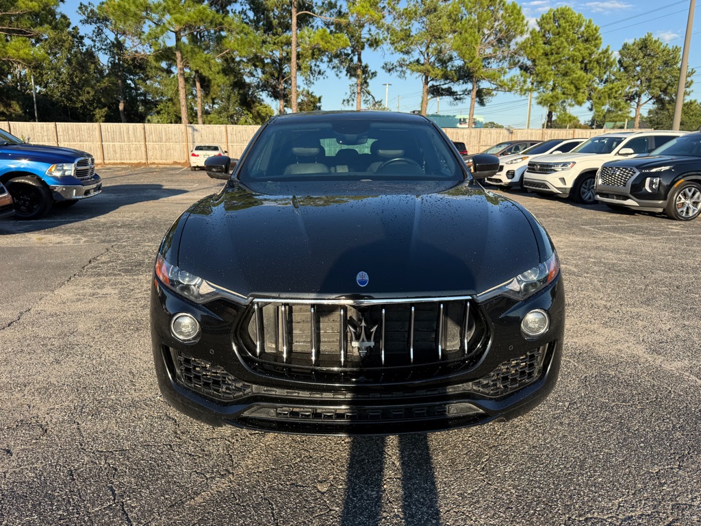 Photo 8 of this MASERATI LEVANTE