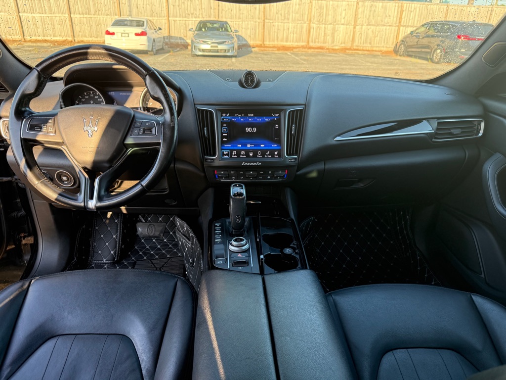 Photo 16 of this MASERATI LEVANTE
