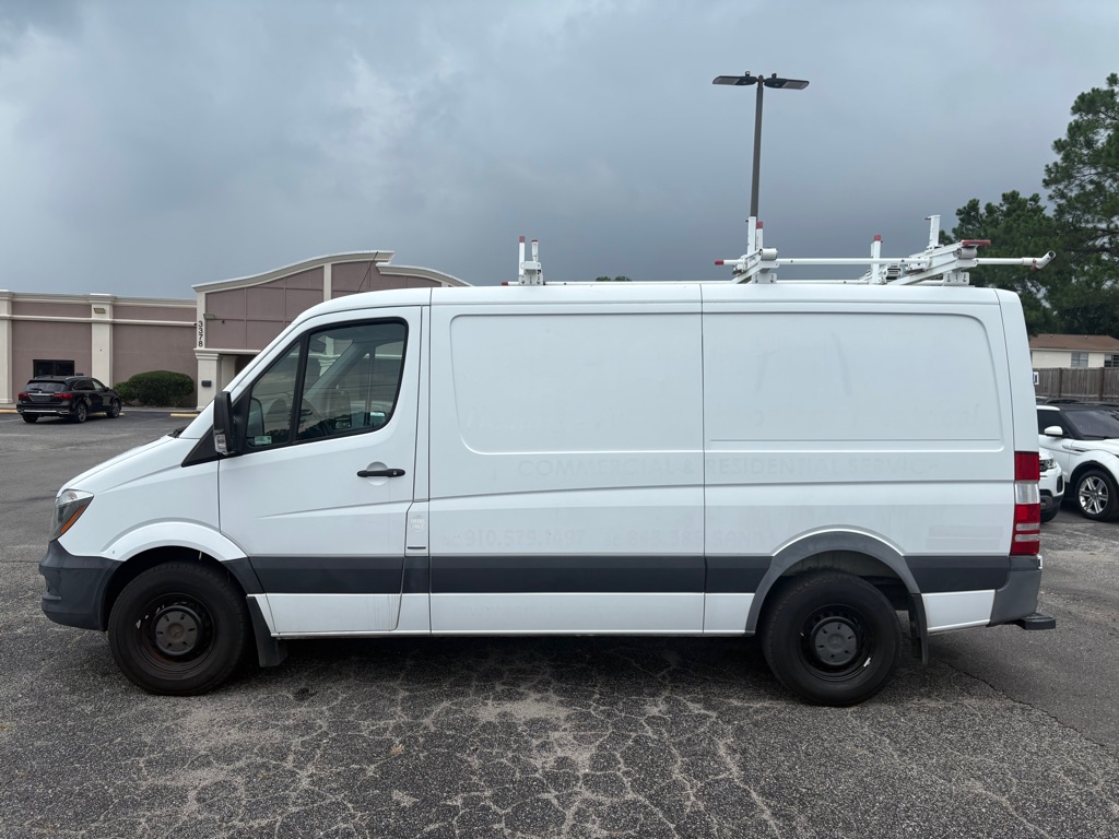 Photo 8 of this MERCEDES-BENZ SPRINTER