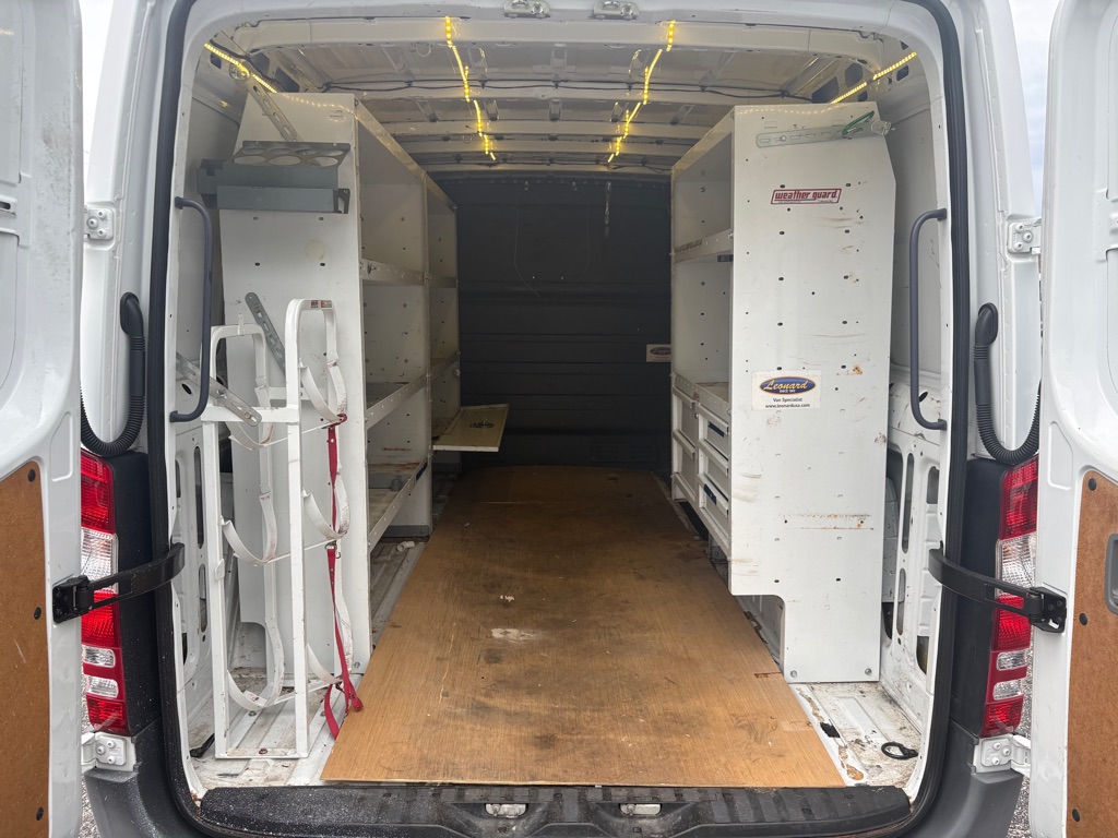 Photo 20 of this MERCEDES-BENZ SPRINTER