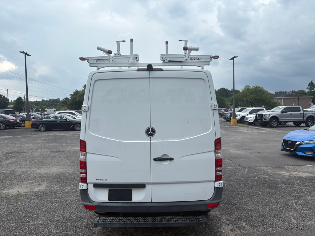 Photo 6 of this MERCEDES-BENZ SPRINTER