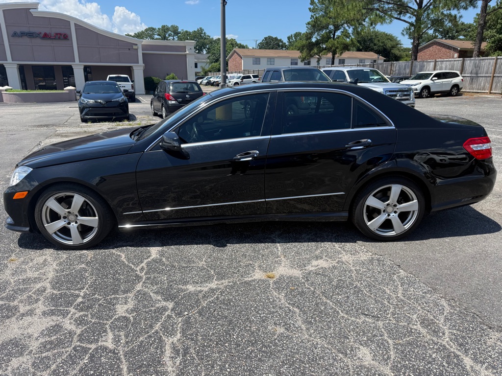 Photo 3 of this MERCEDES-BENZ E-CLASS