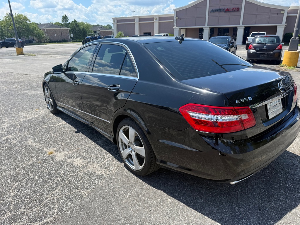 Photo 4 of this MERCEDES-BENZ E-CLASS