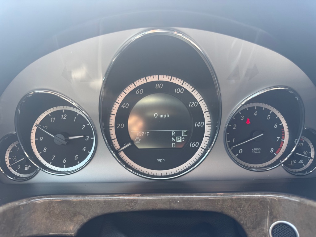 Photo 11 of this MERCEDES-BENZ E-CLASS