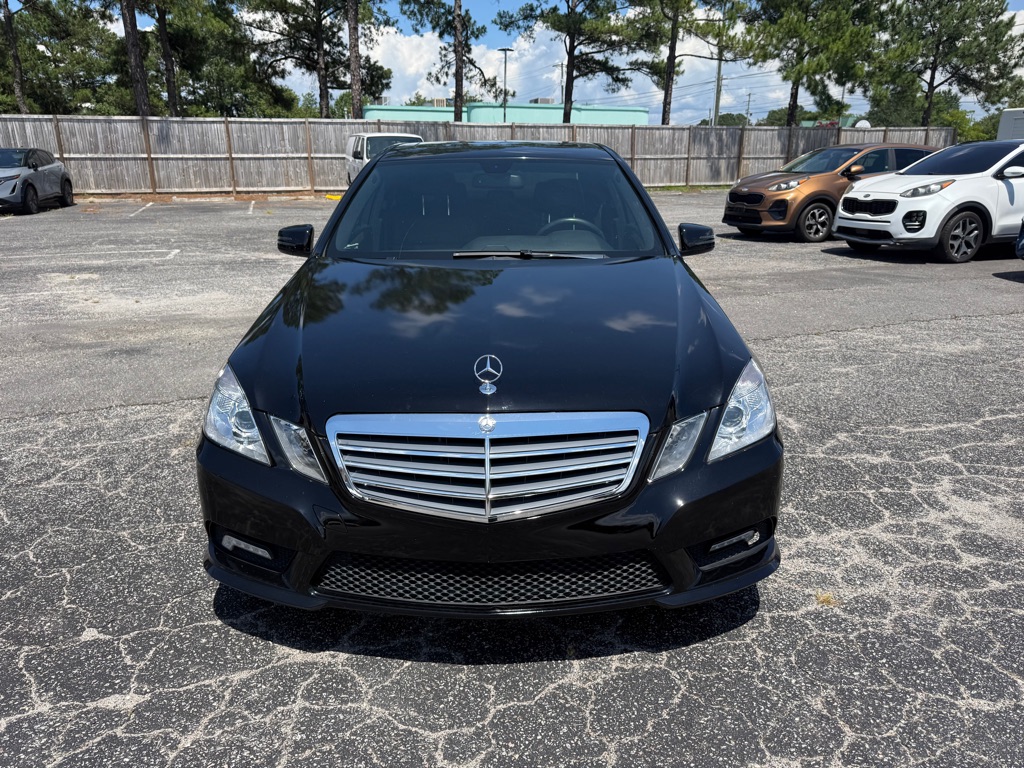 Photo 2 of this MERCEDES-BENZ E-CLASS