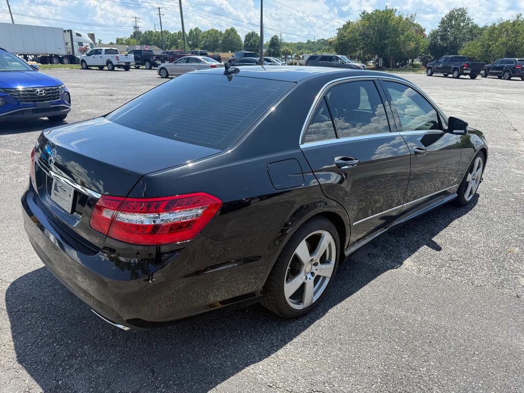 Photo 6 of this MERCEDES-BENZ E-CLASS