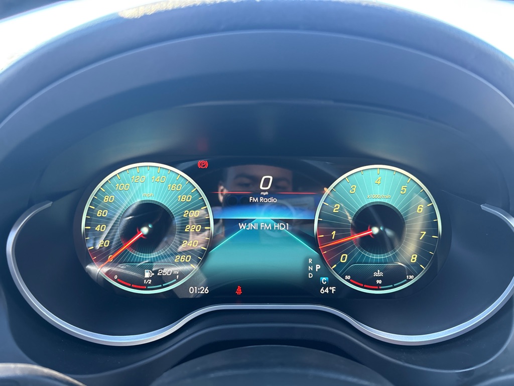 Photo 13 of this MERCEDES-BENZ CLA